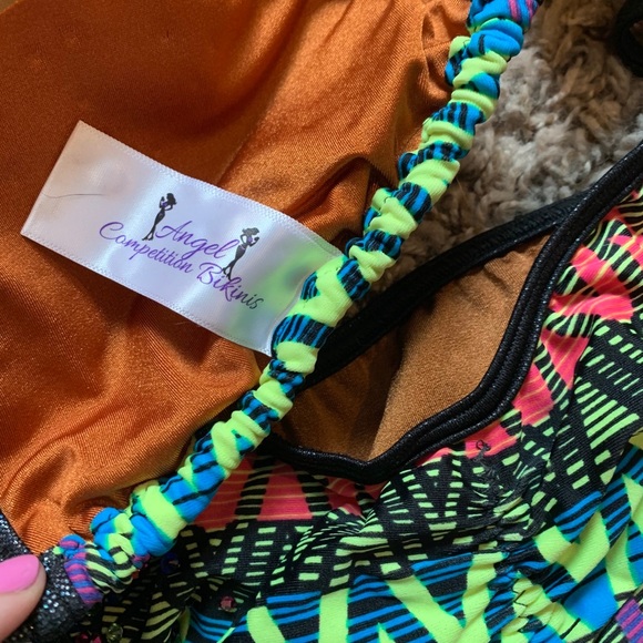 Aztec Bikini - Picture 6 of 6